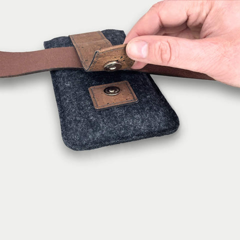 Handige heuptas voor Xiaomi POCO M6 | met magneetsluiting en vak voor kaarten | antraciet | model CLIP