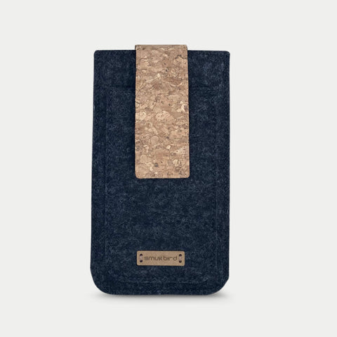 Stylish anthracite phone case for Samsung Galaxy S25 FE with cork closure and pocket by HAKA.