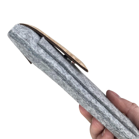 Hoes voor PocketBook Touch Lux 5 | met magnetische sluiting en extra vak | lichtgrijs - Stipes | Model "HAKA"