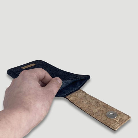 Étui pour Fairphone 3 | avec fermeture magnétique et compartiment supplémentaire | anthracite - Tracks | Modèle HAKA