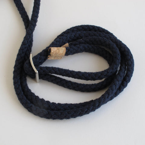 Sac bandoulière pour Fairphone 5 | en feutre et coton biologique | gris clair - floraison | Modèle KEDJA