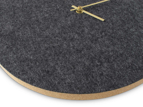 Vilt en kurk wandklok 30 cm | antraciet - goud | Ontwerp: Aalborg