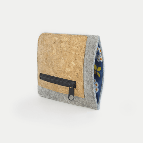 Housse de téléphone avec compartiment pour cartes pour Xiaomi 13 Ultra | gris clair - floraison | Modèle "ZIP"