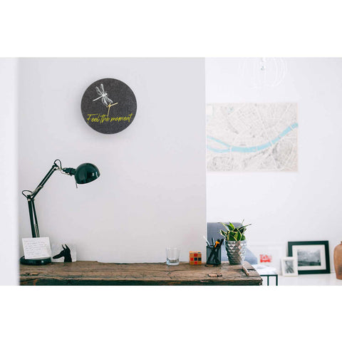 Vilt- en kurken wandklok 30 cm | Ontwerp "Moment" door Anja Streese