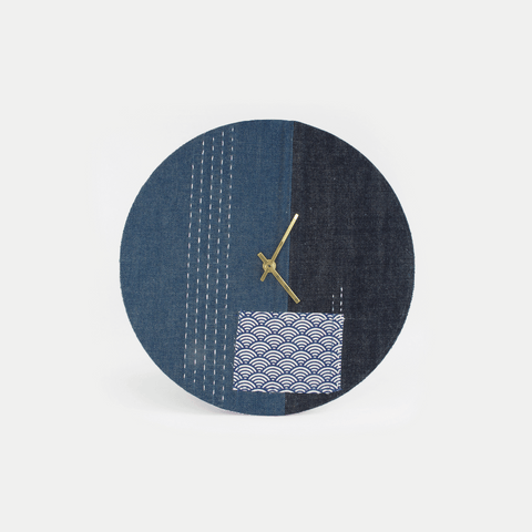 Wanduhr Wabi Sabi Denim rond 30 cm | Denim - goud | Ontwerp: Nagoya