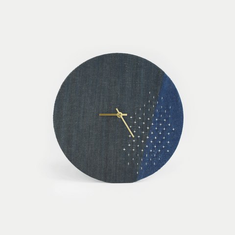 Wanduhr Wabi Sabi Denim rond 30 cm | Denim - goud | Ontwerp: Sapporo