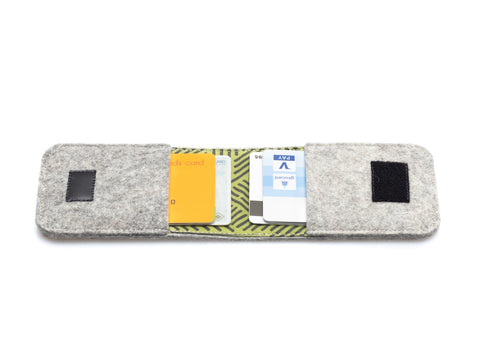 Étui pour cartes EC en feutre | gris clair - rayures