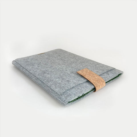 Étui pour Dell Precision | avec fermeture magnétique et compartiment supplémentaire  | gris clair - rayures | Modèle "HAKA"