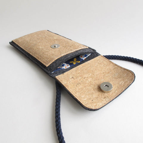 Sac bandoulière pour iPhone 16 Pro | en feutre et coton biologique | anthracite - floraison | Modèle KEDJA