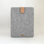 Housse pour ordinateur portable personnalisée | avec fermeture magnétique et compartiment supplémentaire | gris clair - Bloom | Modèle "HAKA"