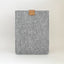 Housse pour ordinateur portable personnalisée | avec fermeture magnétique et compartiment supplémentaire | gris clair - Bloom | Modèle "HAKA"