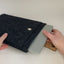 Hoes voor MacBook Pro M3 Max | met magnetische sluiting en extra vak  | antraciet - Vormen | Model "HAKA"