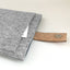 Coque pour Asus Vivobook 16 | avec fermeture magnétique et compartiment supplémentaire  | gris clair - Bloom | Modèle "HAKA"