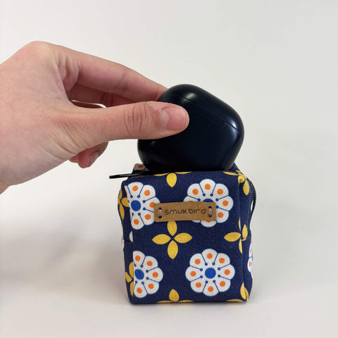 Mini-sac pour écouteurs & co. | fabriqué à partir de coton biologique | Design Bloom | Modèle PocketCube