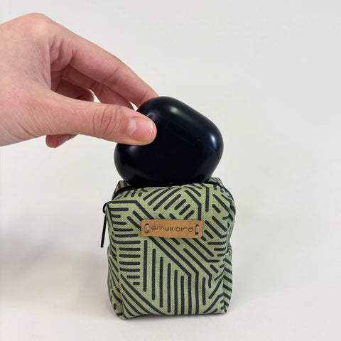 Mini-sac pour écouteurs & co. | fabriqué à partir de coton biologique | Rayures design | Modèle PocketCube