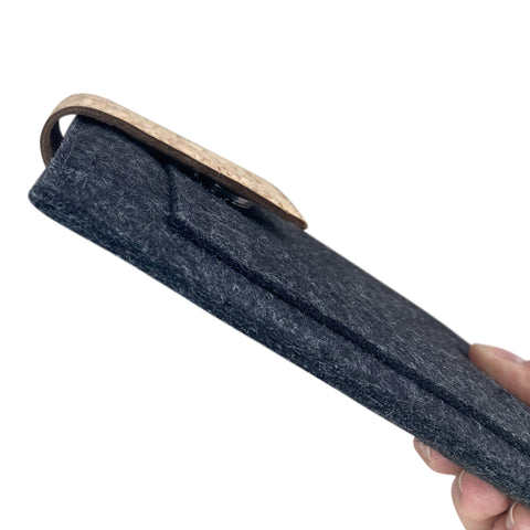Housse pour reMarkable Paper Pro | avec fermeture magnétique et compartiment supplémentaire | anthracite - Shapes | Modèle "HAKA"