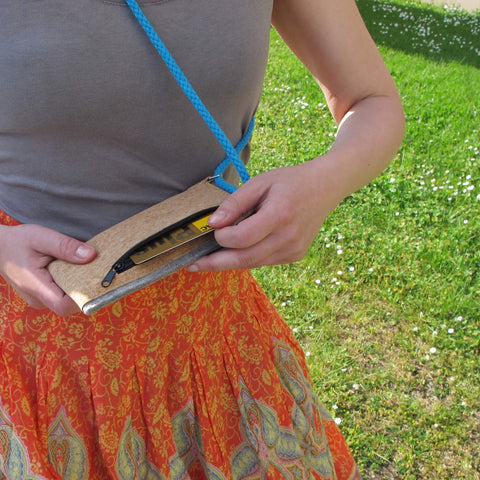 Sac bandoulière pour Xiaomi Redmi 13C | en feutre et coton bio | gris clair - rayures | modèle KEDJA