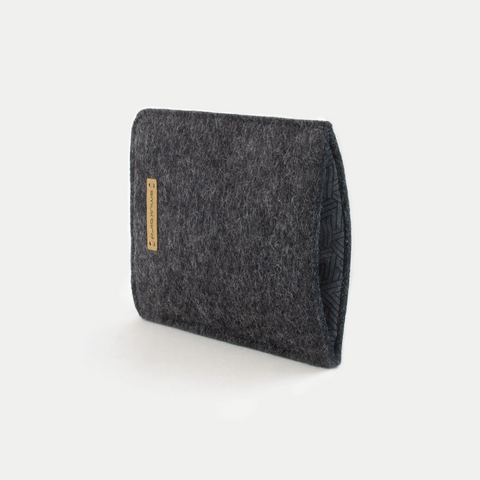 Housse de téléphone pour Xiaomi Poco M5  | en feutre et coton biologique | anthracite - pistes | Modèle "LAISSER"