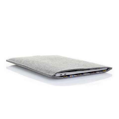 Hoesje voor MacBook Pro 14 | gemaakt van vilt en biologisch katoen | lichtgrijs - Bloom | Model "LET"