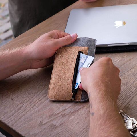 Telefoontas met kaartsleuf voor Xiaomi 12T | lichtgrijs - strepen | Model "ZIP"