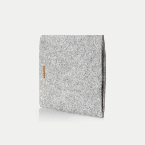 Housse pour iPad Pro 11" - 3e génération | en feutre et coton biologique | gris clair - pistes | Modèle "LAISSER"