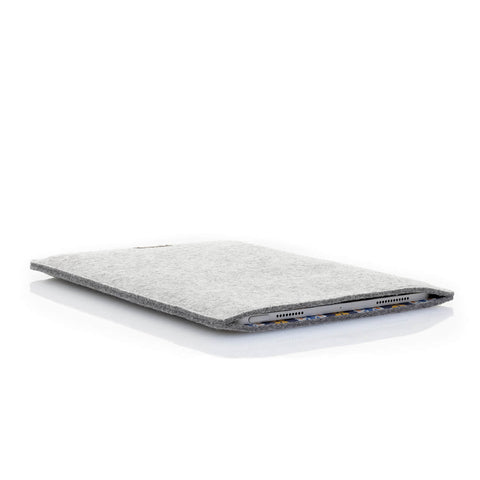 Coque pour Galaxy Tab S7+ | en feutre et coton biologique | gris clair - floraison | Modèle "LAISSER"