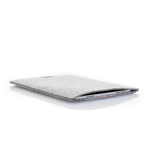 Case voor iPad Mini - 5e generatie | gemaakt van vilt en biologisch katoen | lichtgrijs - kleurrijk | Model "LET"