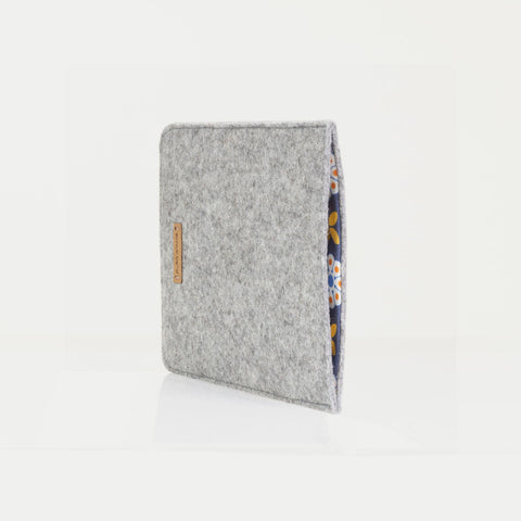 Kindle Scribe-hoesje | gemaakt van vilt en biologisch katoen | lichtgrijs - bloei | Model "LET"